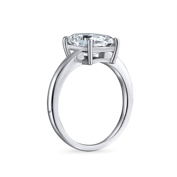 NWT 2.5CT Rectangle Emerald Cut Engagement Ring - Picture 2 of 8